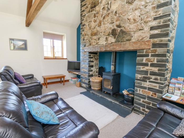 Bodnant, Tywyn, Gwynedd, Wales. Smart TV. Open-plan. In Eryri National Park. Sleeps five. Parking x2