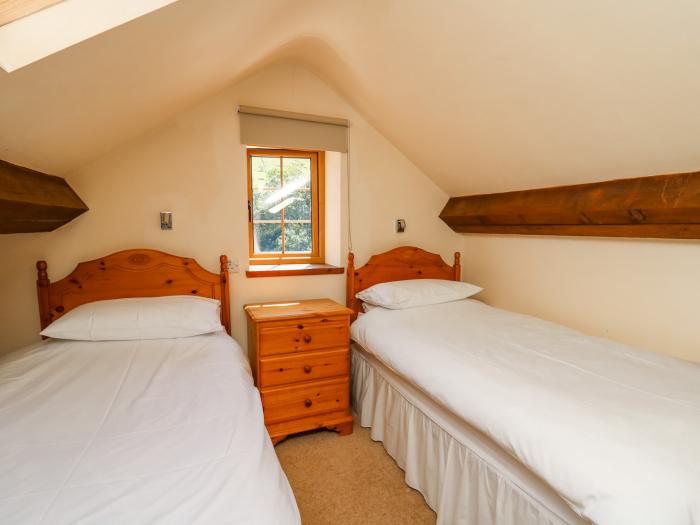 Bodnant, Tywyn, Gwynedd, Wales. Smart TV. Open-plan. In Eryri National Park. Sleeps five. Parking x2