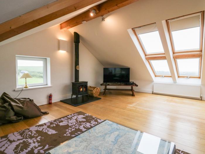 Bay View Cottage, in Flookburgh, Cumbria. Smart TV. Woodburning stove. Near a National Park. Parking