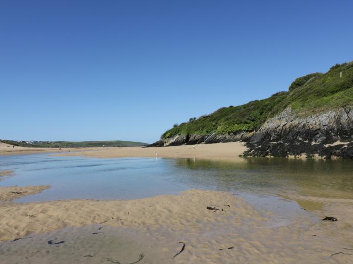 No. 4 Fistral in Crantock, Cornwall. Two-bedroom lodge with wonderful on-site facilities. Near beach