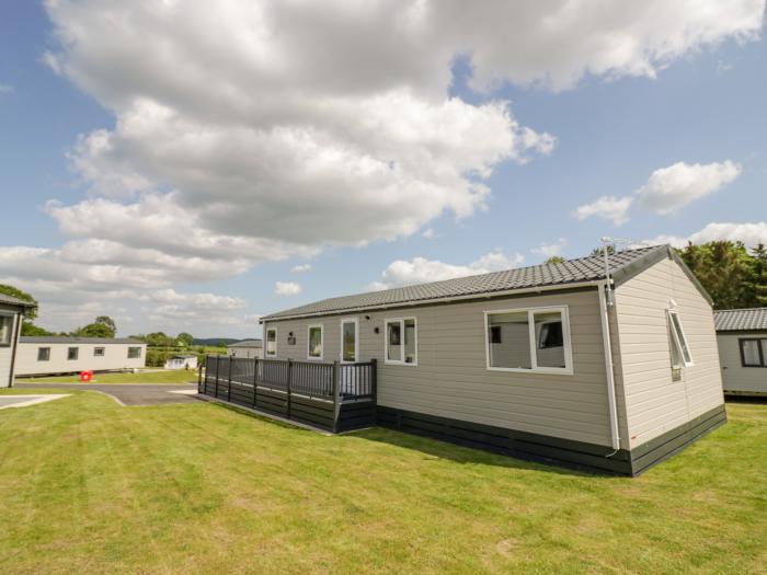 Deer Lodge, Stanford Bishop, Bromyard, Herefordshire. Smart TVs. Open plan. Countryside view