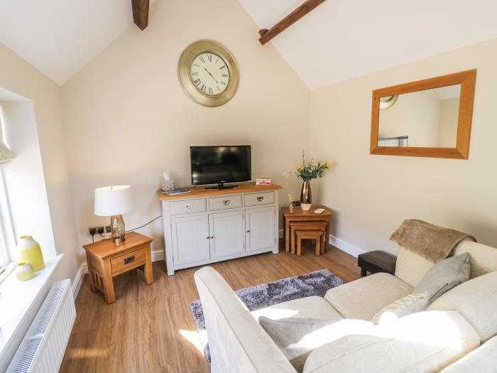 The Dairy near Market Bosworth, Leicestershire. Romantic dwelling. One pet welcome. Open-plan living