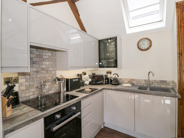 The Nest near Market Bosworth, Leicestershire. Single-storey. Pet-friendly. Parking. Enclosed patio.