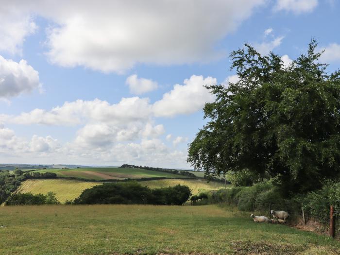 Waytown Cottage, Shirwell Cross near Barnstaple, Devon. Near a National Park. Off-road parking. 3bed