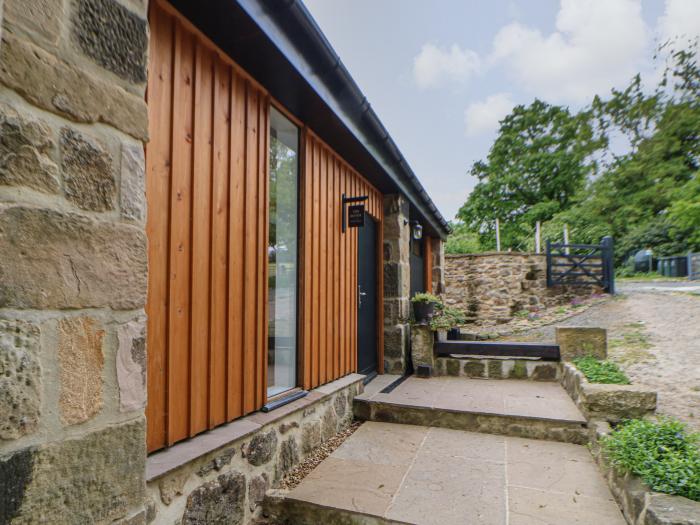 Hill House Corbridge, Northumberland. Off-road parking. Ground-floor living. Woodburning stove. 1bed