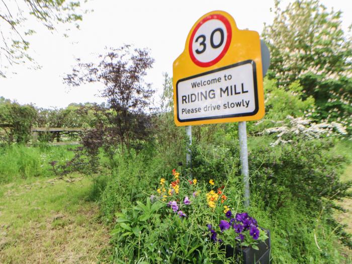 Hill House Corbridge, Northumberland. Off-road parking. Ground-floor living. Woodburning stove. 1bed