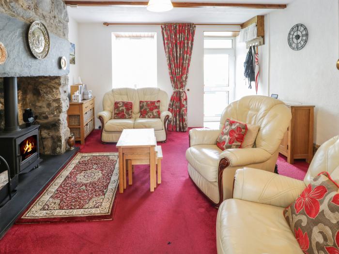Bodalaw is in Trawsfynydd, Gwynedd. In National Park. Two-bedroom cottage with rural, mountain views