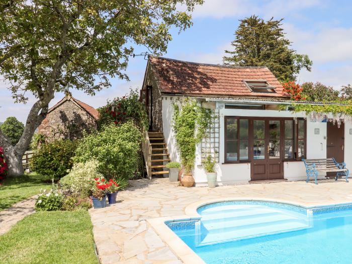 Shillings Cottage in Hemyock, Devon. Couple's retreat, with shared access to swimming pool. In AONB.