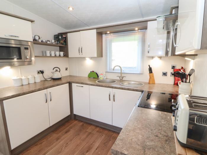 41, Grandma's Cottage, Carnforth, Lancashire. Off-road parking. On-site facilities. WiFi. Open-plan.