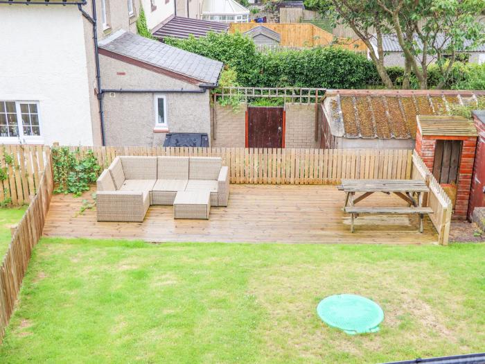 Cullernose Cottage, Newton-by-the-Sea near Embleton, Northumberland. Close to a pub and a beach. Pet