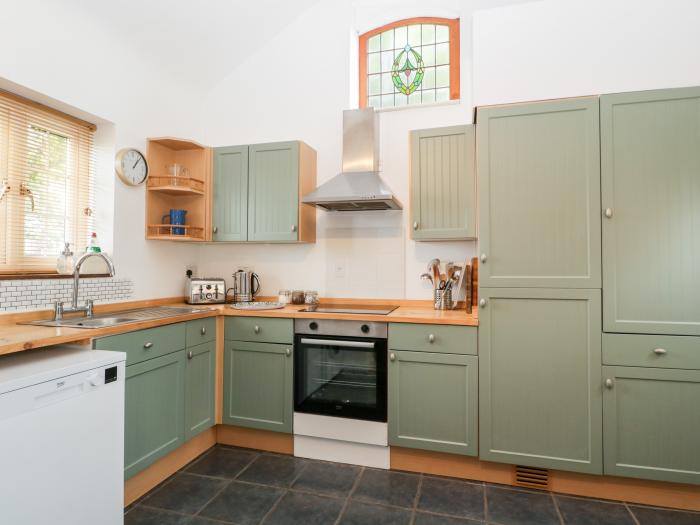 Archers Cottage is near Leominster, in Herefordshire. One-bedroom cottage, ideal for a couple. Rural