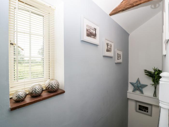 Archers Cottage is near Leominster, in Herefordshire. One-bedroom cottage, ideal for a couple. Rural