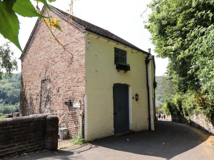 The Olde Drill House in Ironbridge, Shropshire. Two-bedroom, riverside home. Close to shops and pubs
