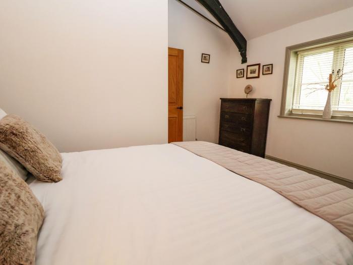 The Arms House Ironbridge, Shropshire Hills AONB, Permit Parking, Open Plan, Two Dogs, 2 x King Bed.