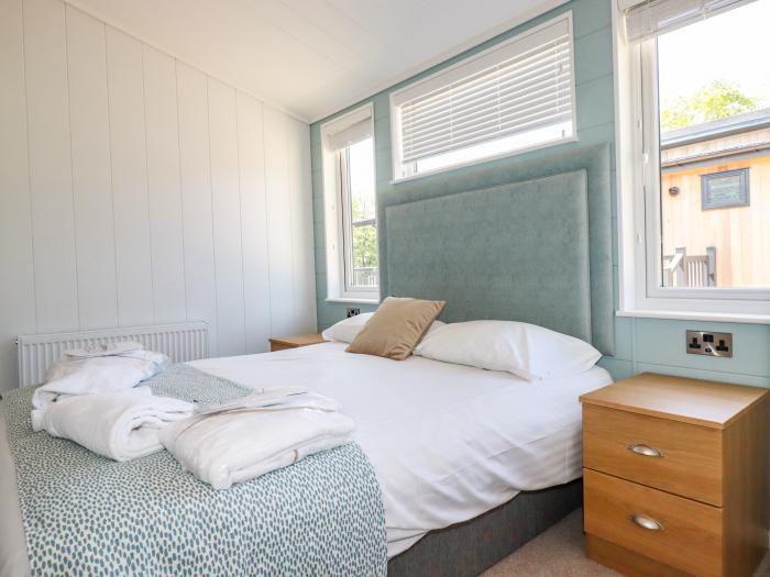 2 bed Platinum lodge at Hengar near St Breward, Cornwall. Off-road parking. Open-plan. Single-storey