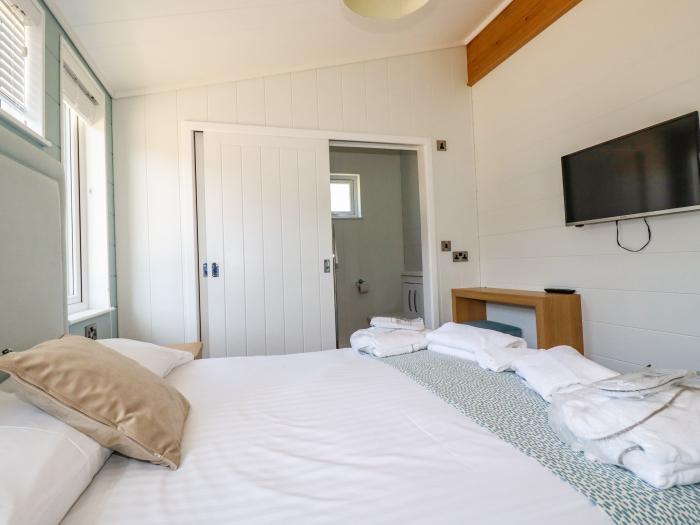 2 bed Platinum lodge at Hengar near St Breward, Cornwall. Off-road parking. Open-plan. Single-storey