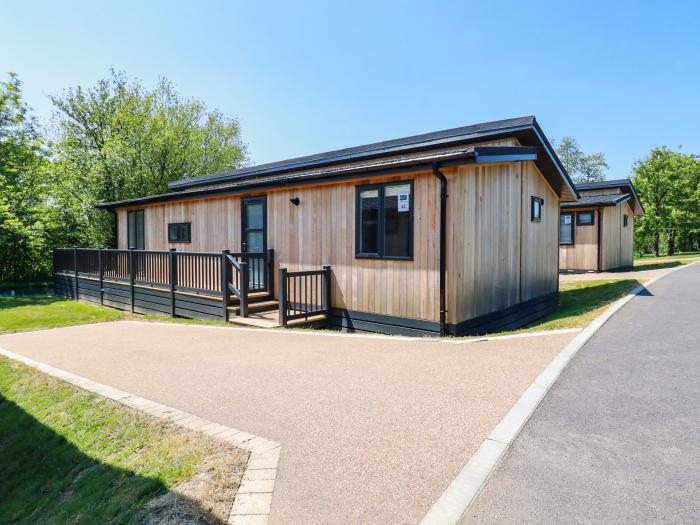 2 bed Platinum lodge at Hengar near St Breward, Cornwall. Off-road parking. Open-plan. Single-storey