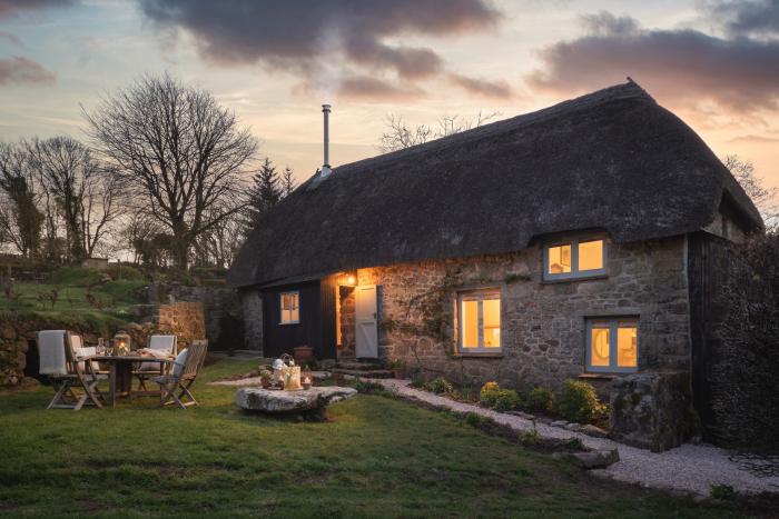 Butterwell Cottage at Collihole, Chagford, Devon. Woodburning stove. Pet-friendly. Ideal for couples