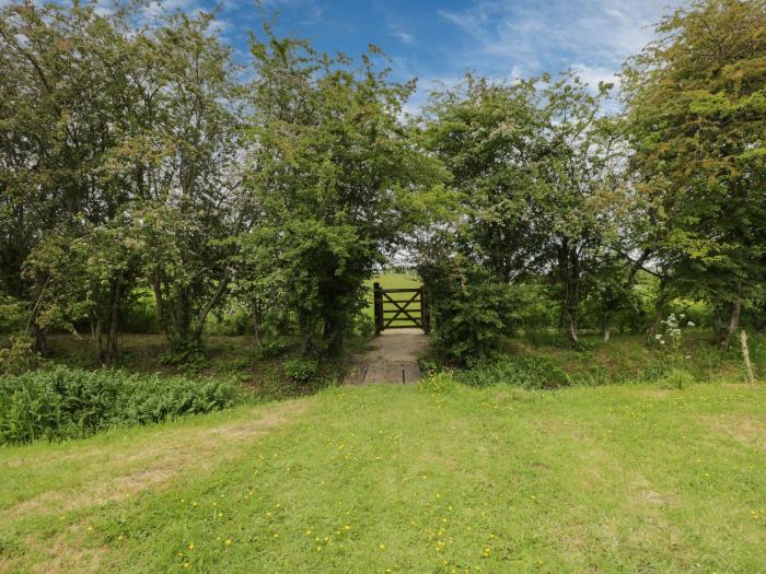 The Cattle Byre, is near Corsham, Wiltshire. One-bedroom barn conversion ideal for couples. Stylish.