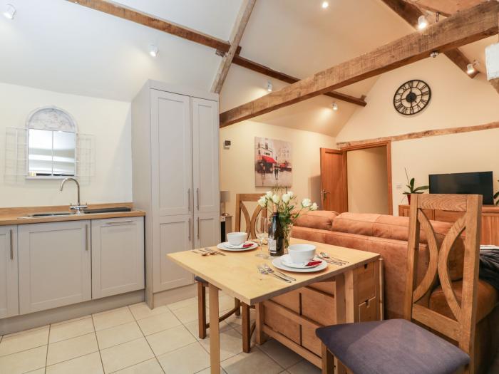 The Cattle Byre, is near Corsham, Wiltshire. One-bedroom barn conversion ideal for couples. Stylish.