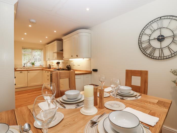 Spindlewood Cottage, Hawkhurst, Kent. Off-road parking. Smart TV. In AONB. Close to amenities. 2bed.