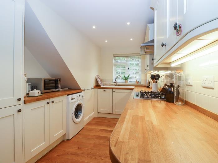 Spindlewood Cottage, Hawkhurst, Kent. Off-road parking. Smart TV. In AONB. Close to amenities. 2bed.