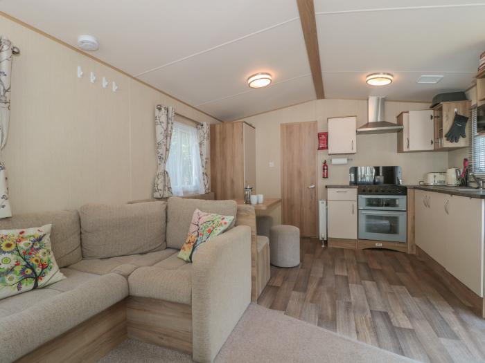 Warren Park 45, is in Downton, Hampshire. Two-bed lodge, with access to on-site facilities. Family.