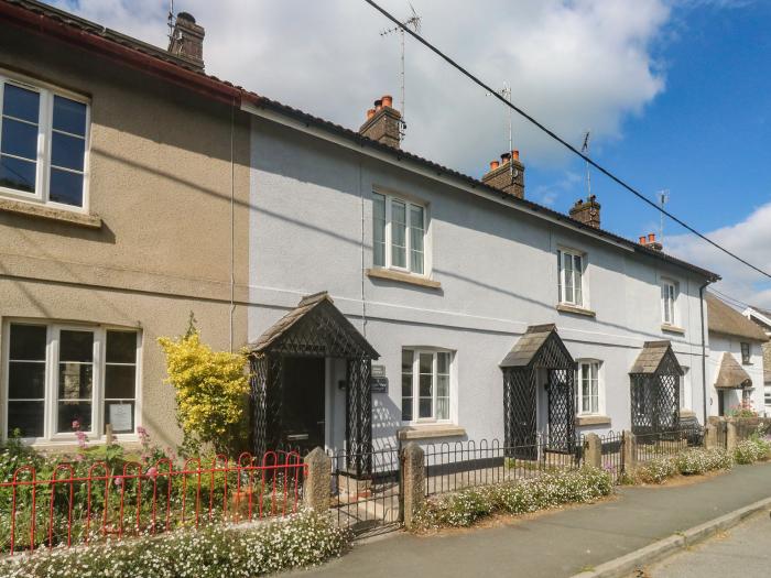 Hobbs Cottage, Sticklepath, Devon. Two-bedroom cottage. Pet-friendly and near amenities. Woodburner.