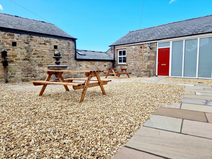 The Studio nr Garstang, Lancashire. Studio-style layout, ideal for a couple. Pet-friendly. Near AONB