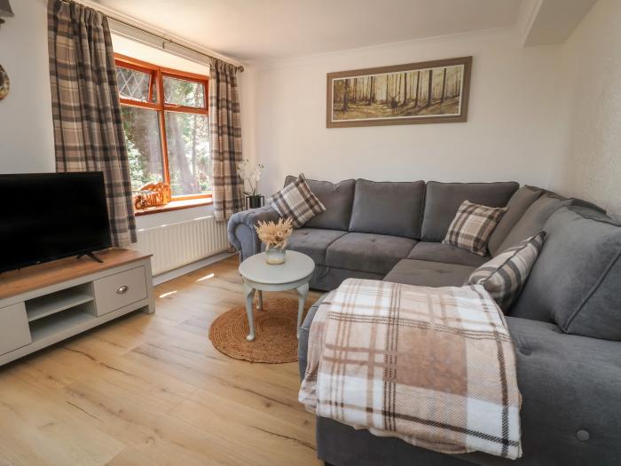 Cock Bank Cottage is near Bangor-On-Dee, Wrexham. Two-bedroom bungalow resting rurally. Pet-friendly