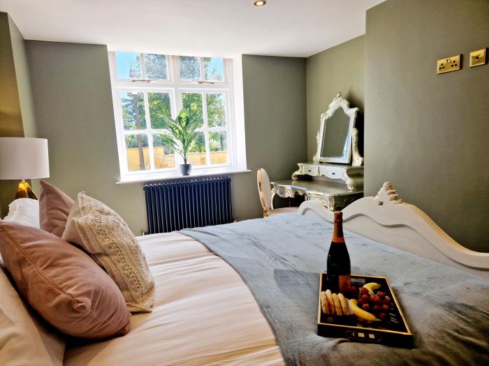 The Duke, Garstang, Lancashire. Ground-floor apartment with enclosed patio and hot tub. Pet-friendly