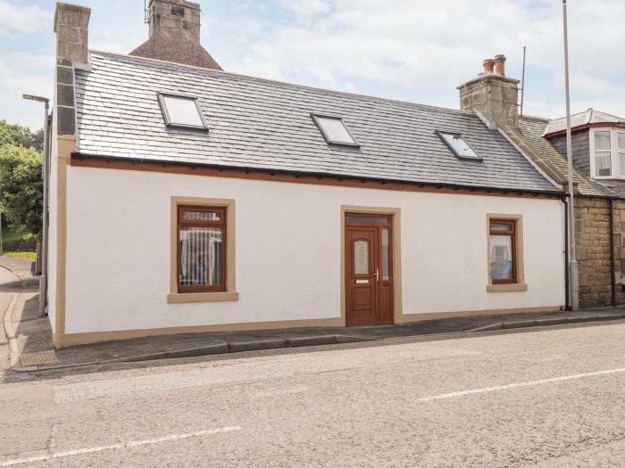 Corner Cottage nr Buckie, Moray Coast. Harbour nearby. Pets welcome. Coastal. 3-bed. Travel cot