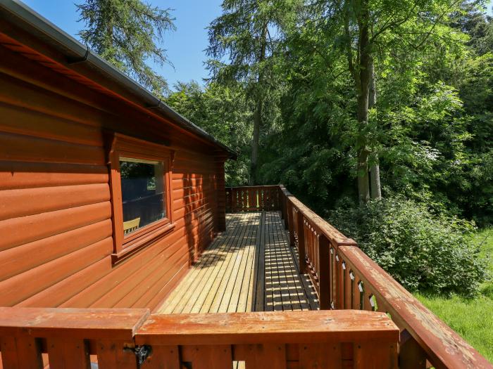 64 Acorn Lodge Kenwick Park, Louth, Lincolnshire. Hot tub. Woodburning stove. Off-road parking for 2