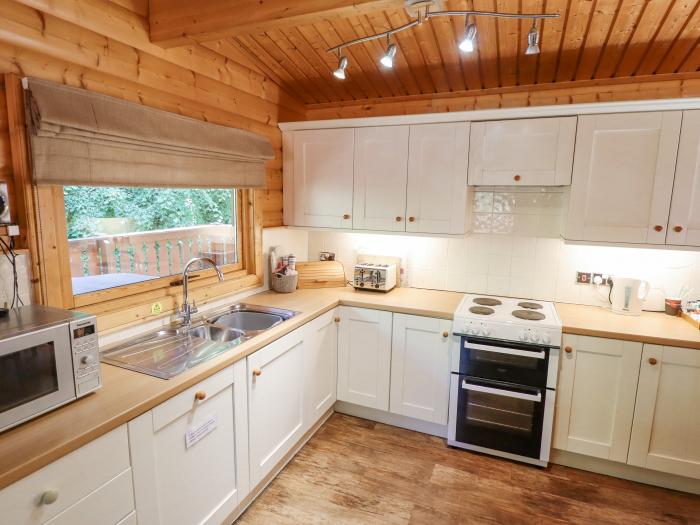 64 Acorn Lodge Kenwick Park, Louth, Lincolnshire. Hot tub. Woodburning stove. Off-road parking for 2