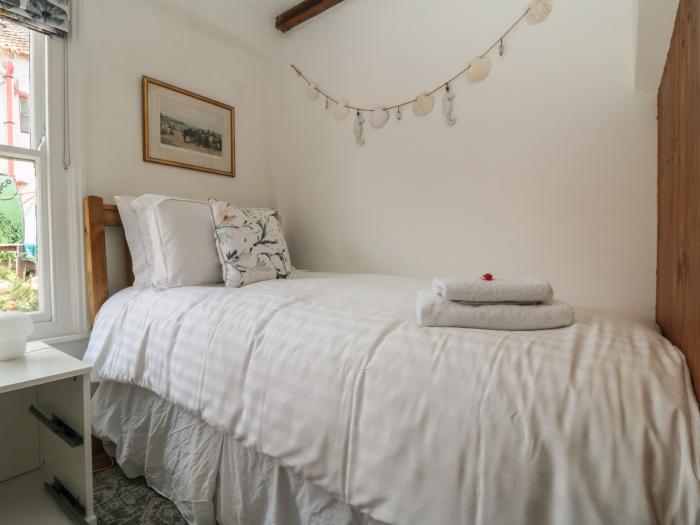 Bramble Corner Cottage, Staithes, North York Moors. In a National Park. Off-road parking. TV. 3beds.