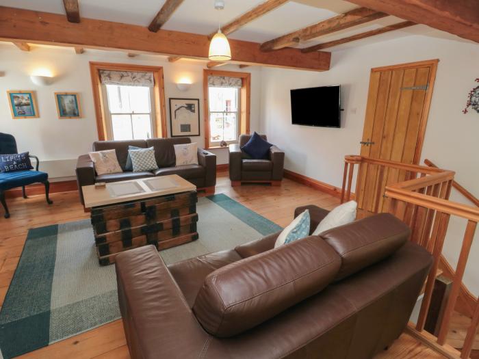 Bramble Corner Cottage, Staithes, North York Moors. In a National Park. Off-road parking. TV. 3beds.