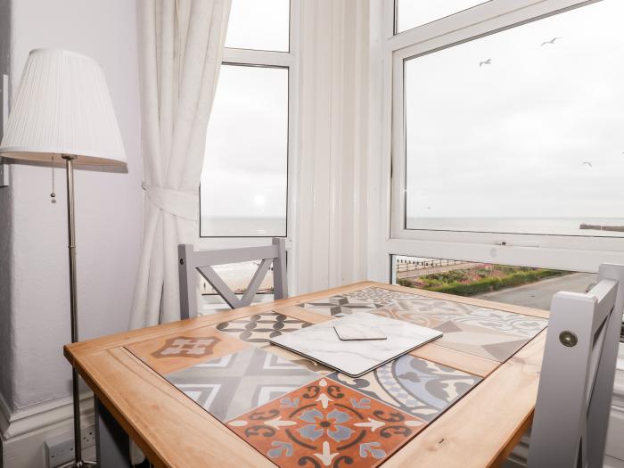 Apartment 5, Bridlington, East Riding of Yorkshire. Sea views. Open-plan. Close to a beach and shops
