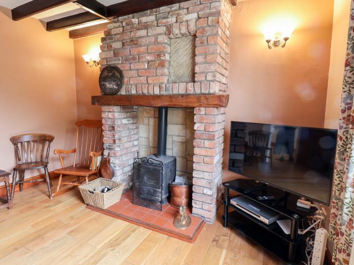 Old Mill House is in Bempton, in East Yorkshire. Four-bedroom, traditional cottage with rural views.