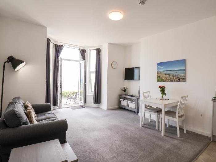 Apartment 2 Bridlington Bay, Bridlington. Sea views. Close to a beach. Smart TV. Close to amenities.