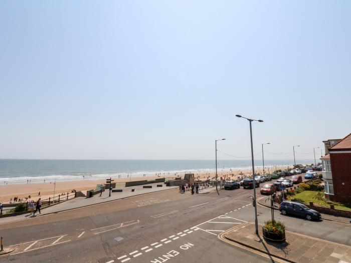 Apartment 5 @52, Bridlington, East Riding of Yorkshire. Sea view. Close to beach. Close to amenities