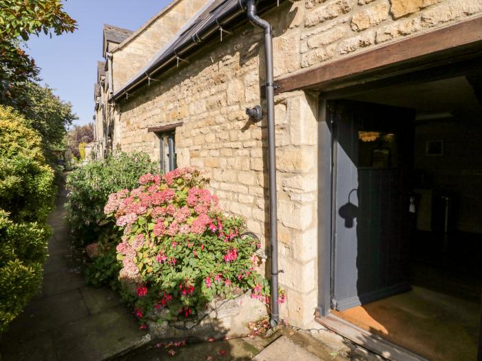 The Old Stables is in Chipping Campden, Gloucestershire. Two-bedroom barn conversion. In AONB. Rural
