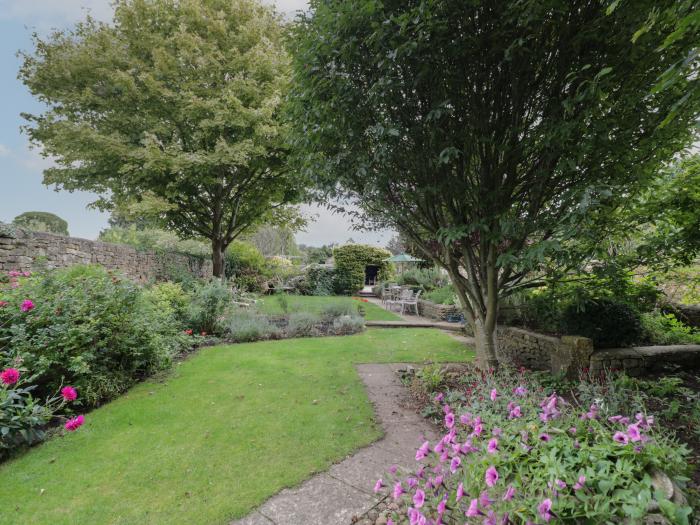 The Old Brewhouse, Chipping Campden, Gloucestershire. Pet-friendly. Shared garden. Off-road parking.