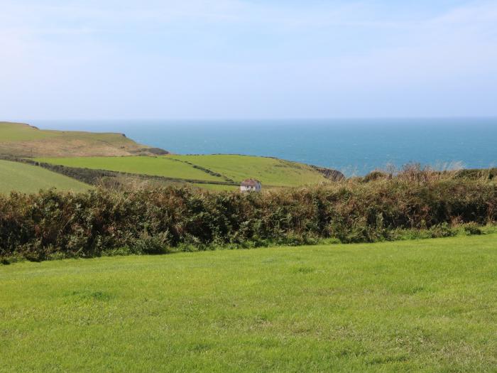 Puffins Nest, in Hartland in Devon. Near a National Park. Sea views. Countryside. Woodburning stove.