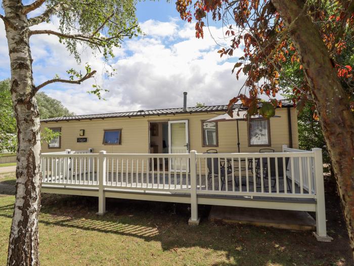 14 Larch View, Tattershall Lakes Country Park, Lincolnshire. Three-bed lodge with on-site facilities