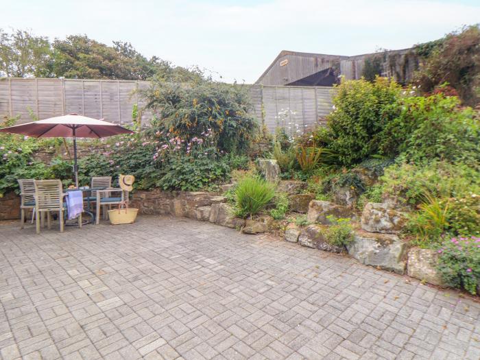 Little Riviere, Hayle, Cornwall. Detached barn settled on a farm estate. Two bedrooms. Pet-friendly.