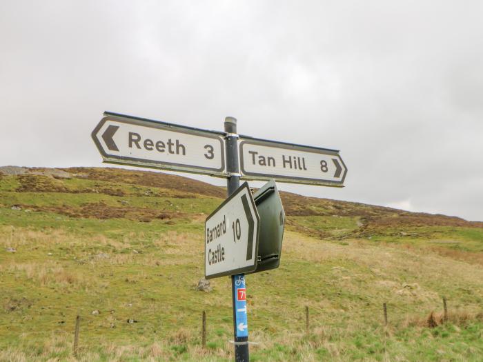 Arkle Town House in Arkle Town, Reeth, Yorkshire. In a National Park. Off-road parking. Countryside.