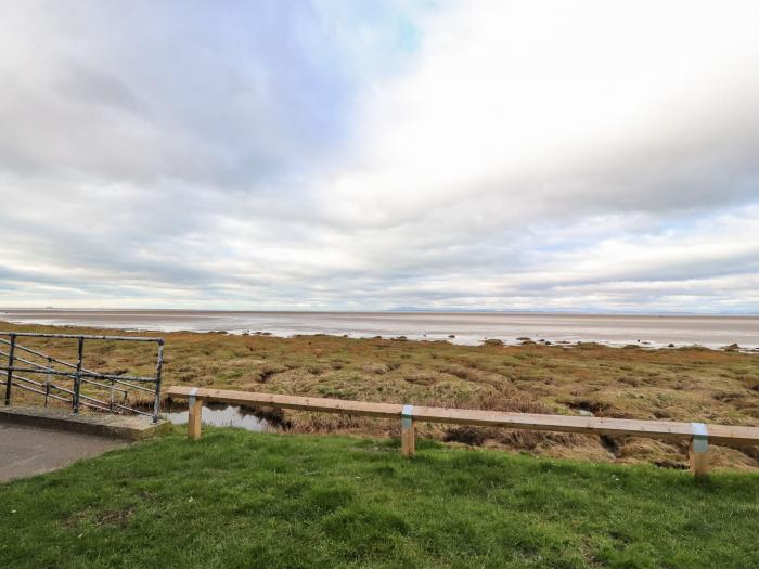 Flat 3, Sandridge Court, Knott End-On-Sea, Cumbria. Close to a beach, a shop and a pub. Parking. TV.