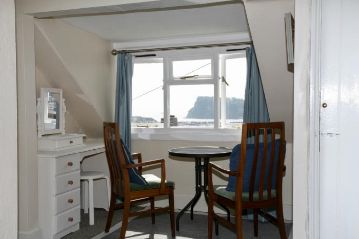 Flat 2, Teignmouth, Dorset. Close to a shop, a pub, a river and a beach. 2 bedrooms. WiFi.