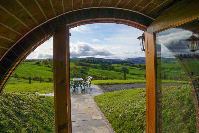 Badgers View, Rhayader, Wales. Hot tub. Smart TV. Ground-floor living. Countryside views. 3 bedrooms