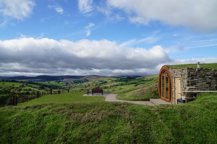 Foxes View, Rhayader, Powys, Wales. Smart TV. Ground-floor living. Countryside views. Three bedrooms